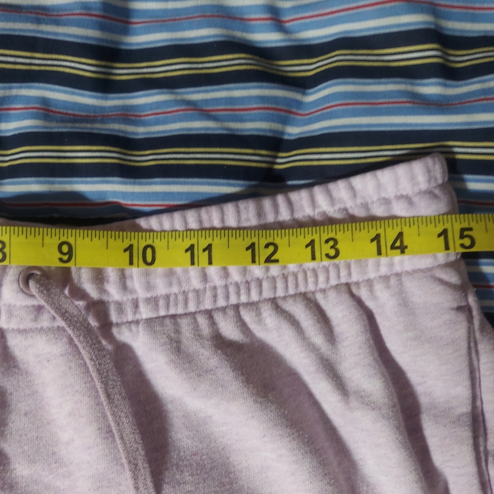 Nike Women's Heathered Light Pink Fleece Lounge Shorts with Pockets Size Medium - Picture 5 of 6
